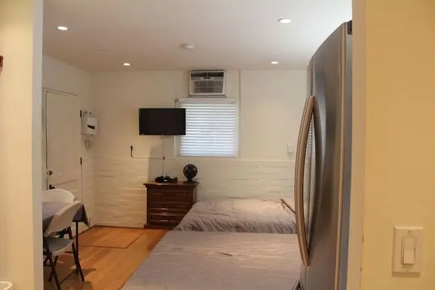 Premium Studio, 2 Queen Beds, Kitchenette, Laundry, Patio/BBQ