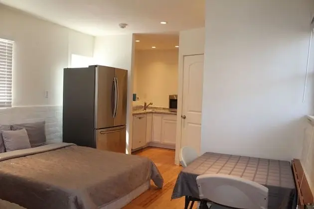 Premium Studio, 2 Queen Beds, Kitchenette, Laundry, Patio/BBQ
