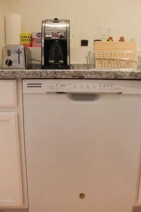 Premium Studio, 2 Queen Beds, Kitchenette, Laundry, Patio/BBQ