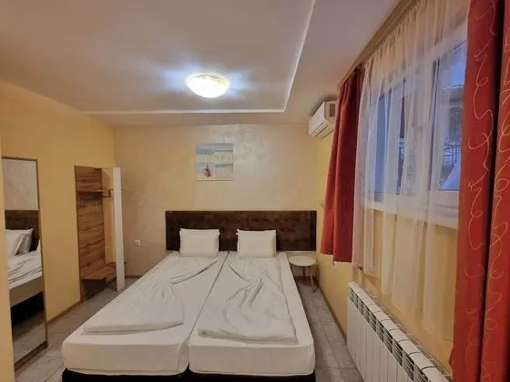 Economy Tek Büyük veya İki Ayrı Yataklı Oda