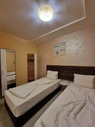 Economy Tek Büyük veya İki Ayrı Yataklı Oda