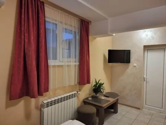 Economy Tek Büyük veya İki Ayrı Yataklı Oda