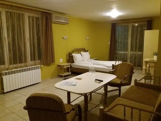 Superior Üç Kişilik Oda, 1 Büyük (Queen) Boy Yatak ve Çekyat, Bahçe Manzaralı