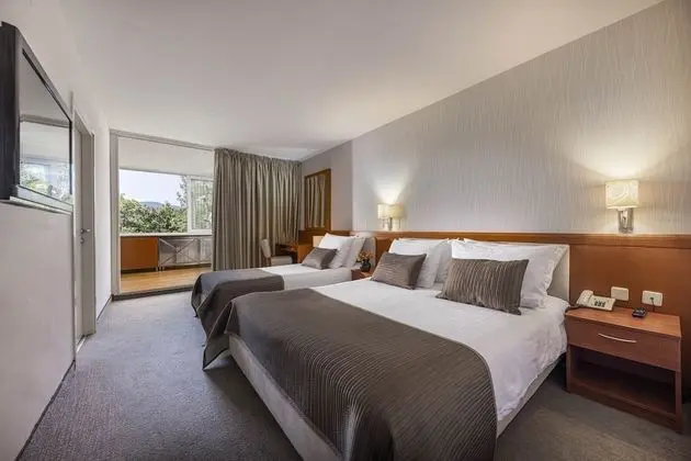 Superior Suite, Lake Side