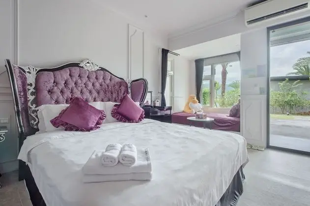 Deluxe Tek Büyük Yataklı Oda (102)