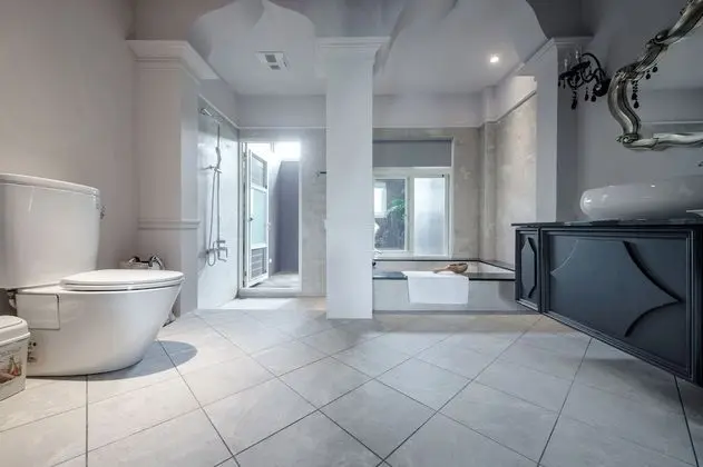 Deluxe Tek Büyük Yataklı Oda (102)