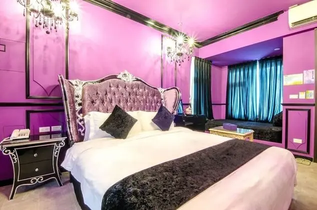Deluxe Tek Büyük Yataklı Oda (102)