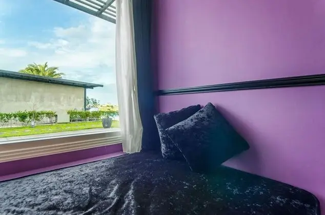 Deluxe Tek Büyük Yataklı Oda (102)
