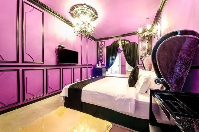 Deluxe Tek Büyük Yataklı Oda (102)