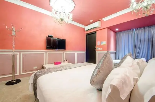 Deluxe Tek Büyük Yataklı Oda (102)