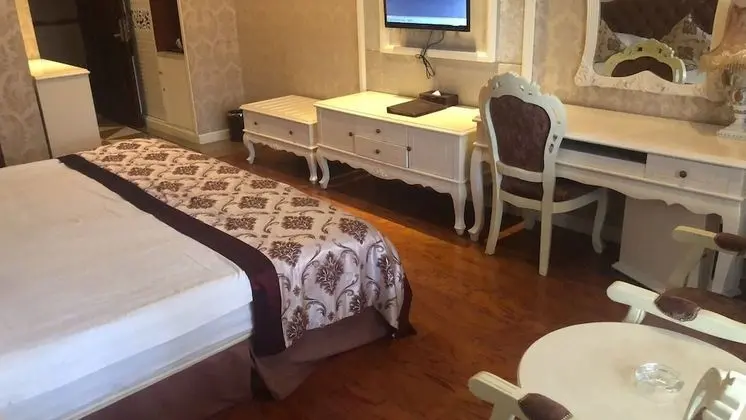 Deluxe Tek Büyük Yataklı Oda