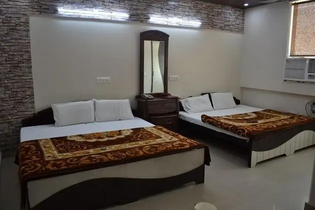 Üç Kişilik Oda