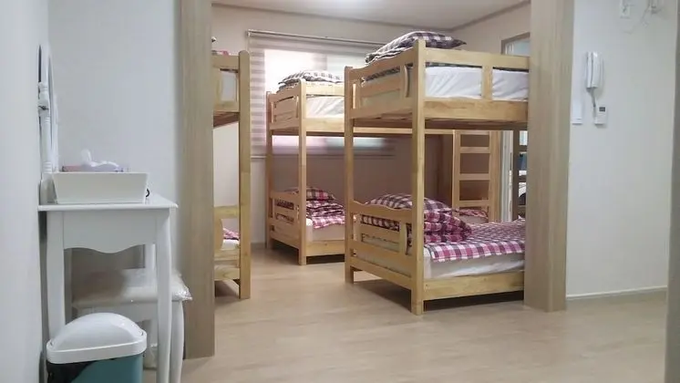 Ortak Ranzalı Oda, Sadece erkekler için (6 persons)