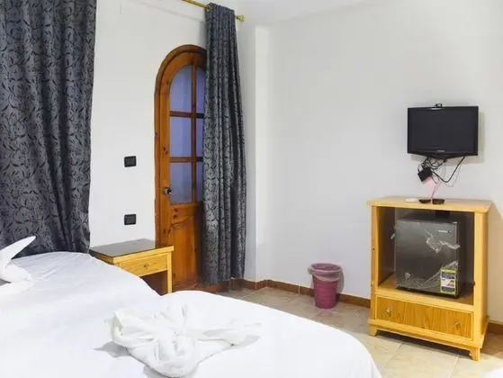 Deluxe Tek Büyük Yataklı Oda, 1 Çift Kişilik Yatak, Sigara İçilebilir