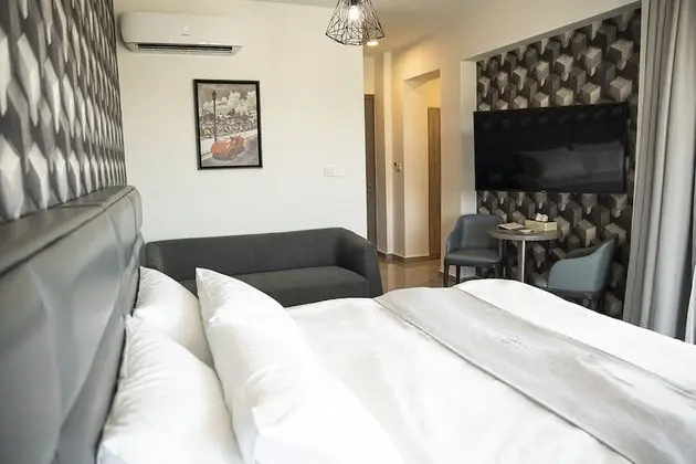 Tek Büyük Yataklı Oda, Balkon