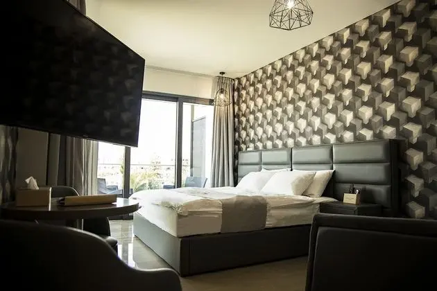Tek Büyük Yataklı Oda, Balkon