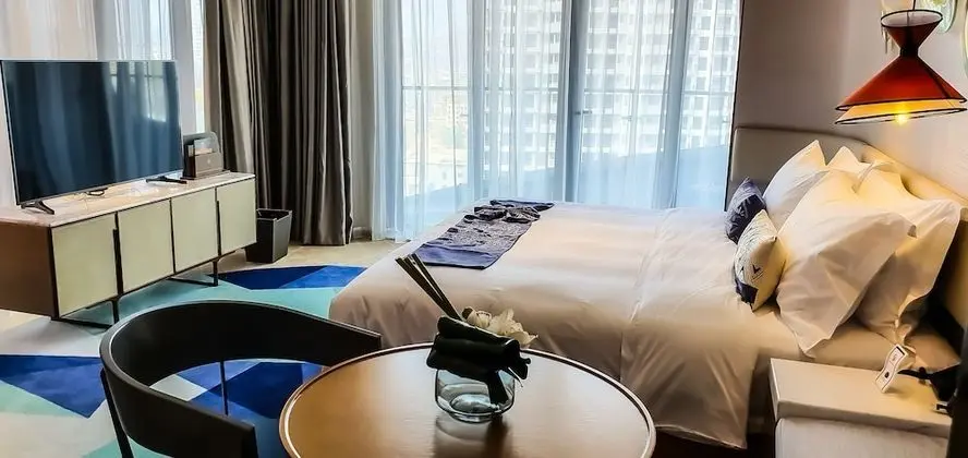 End Bay Single Room