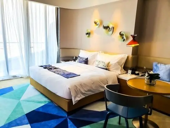 End Bay Single Room