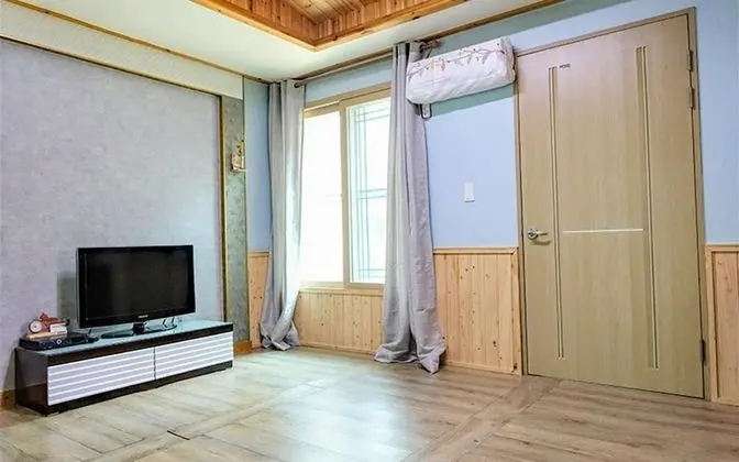 Oda (With mountains)