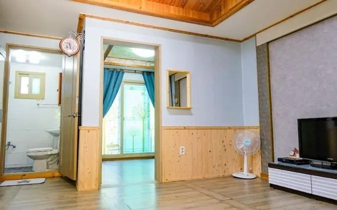 Oda (With mountains)