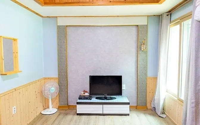 Oda (With mountains)