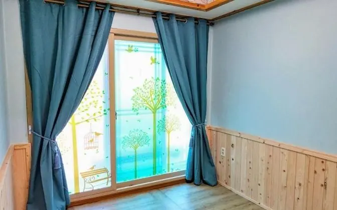 Oda (With mountains)