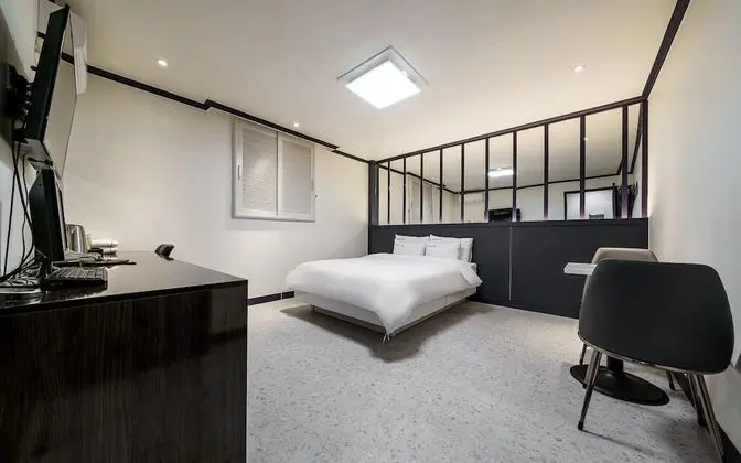 Oda (Deluxe mirror (mirror room bathtub))