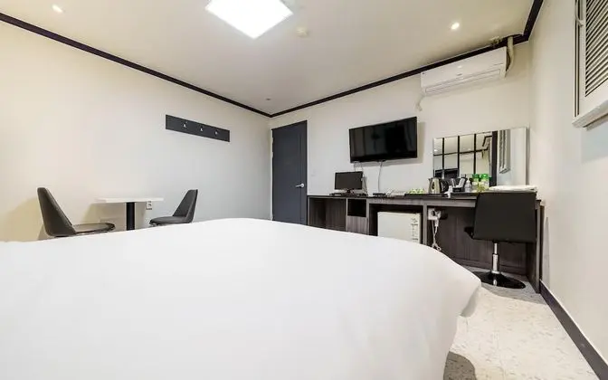 Oda (Deluxe mirror (mirror room bathtub))