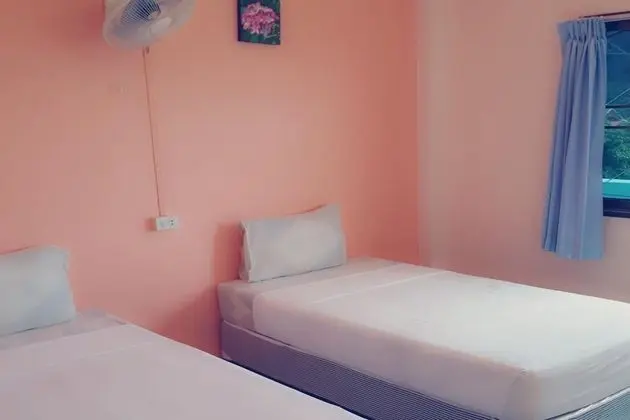 Fan Room (Shared Bathroom)