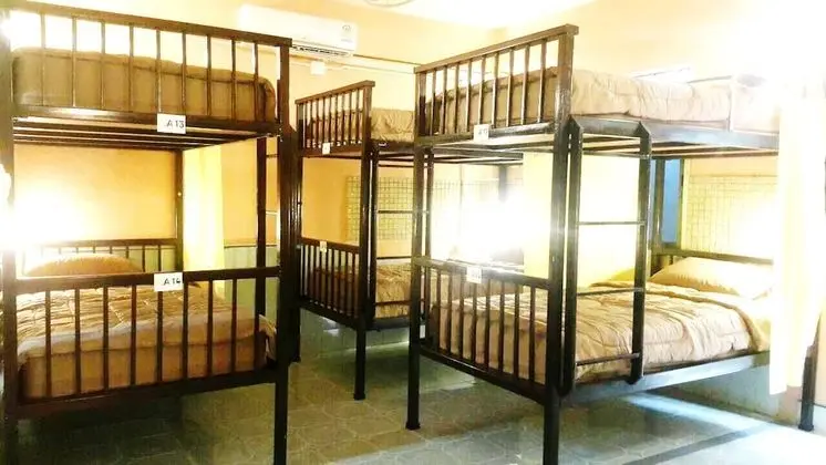 Shared Dormitory with Air Condition and Fan (18 beds)