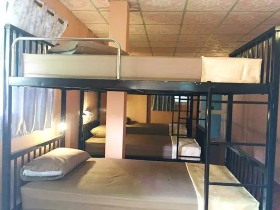 Shared Dormitory with Air Condition and Fan (18 beds)