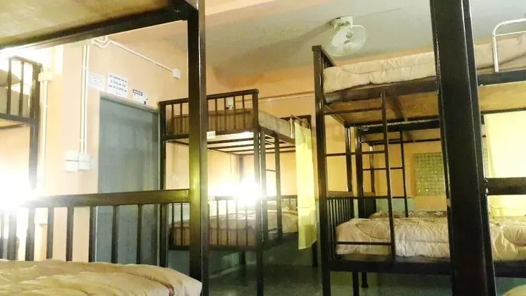 Shared Dormitory with Air Condition and Fan (18 beds)