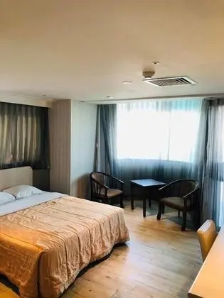 Deluxe Tek Büyük Yataklı Oda