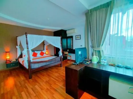 Deluxe Tek Büyük Yataklı Oda