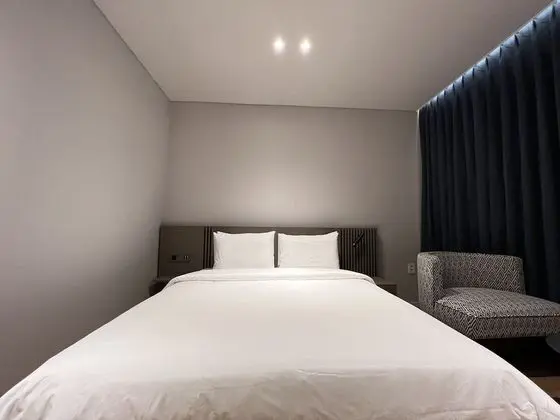 Basic Tek Büyük Yataklı Oda