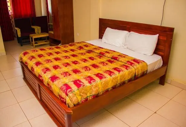 Standard Tek Büyük Yataklı Oda