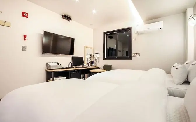 Oda (Twin (Netflix available air purifier )