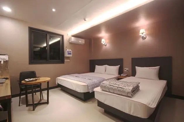 Oda (Twin (Netflix available air purifier )