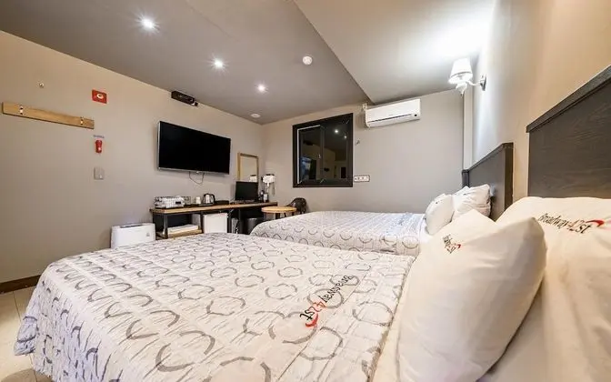 Oda (Twin (Netflix available air purifier )