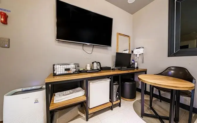 Oda (Twin (Netflix available air purifier )