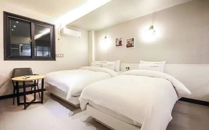 Oda (Twin (Netflix available air purifier )