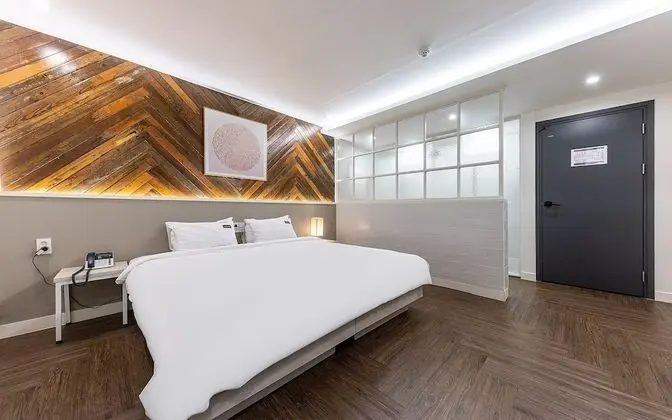 Oda (Deluxe double (10 pyeong double room )