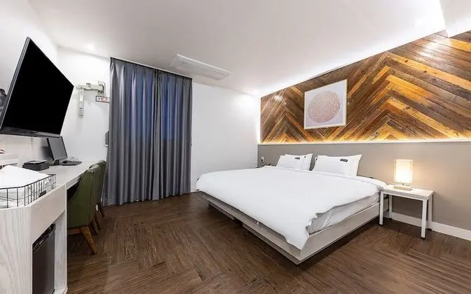 Oda (Deluxe double (10 pyeong double room )