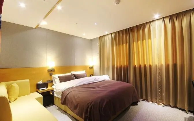 Oda (Standard (You can watch Netflix))