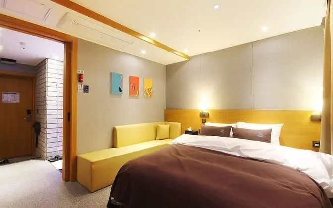 Oda (Standard (You can watch Netflix))