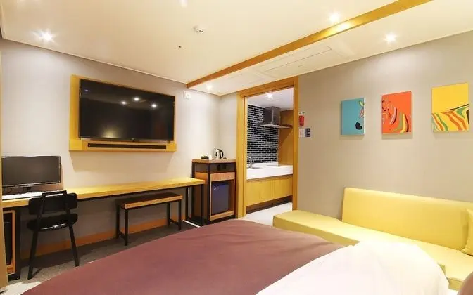 Oda (Standard (You can watch Netflix))