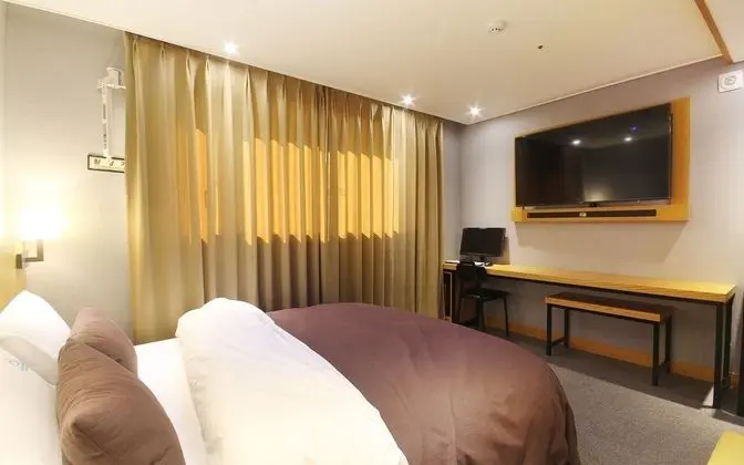 Oda (Standard (You can watch Netflix))