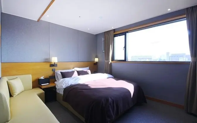 Oda (Standard (You can watch Netflix))