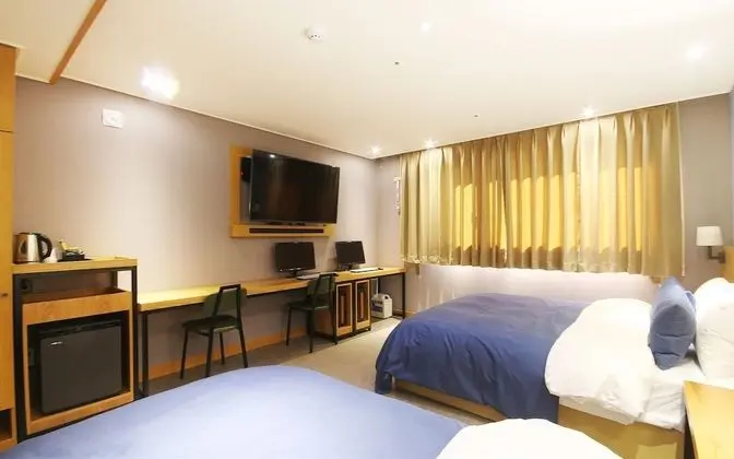 Oda (Twin (Netflix available two beds))