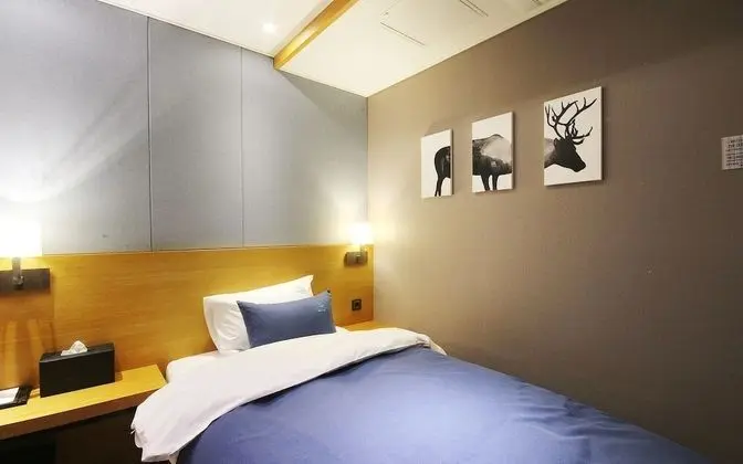 Oda (Twin (Netflix available two beds))